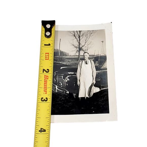Vtg B & W Photo 1940s Man in Front of Car Big Hat Apron Portrait Snapshot - Picture 5 of 6